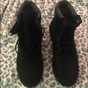 Brand New Timberland Boots ,with  tags and box , size 6.5 boys